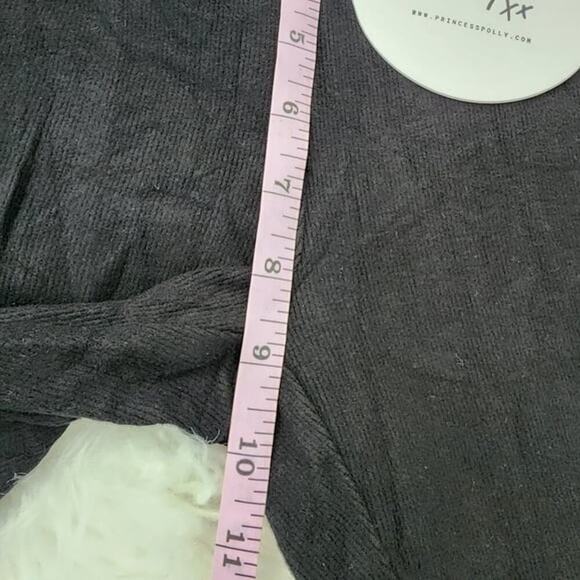 Princess Polly Iris set. Black. Matching Set. Good Stretch. Size 6. New - Picture 6 of 11